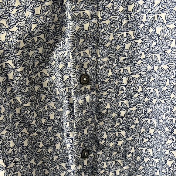 Ted Baker Short Sleeve Button-Down Shirt - Blue Leaf Print - Men’s Size 2 - Picture 3 of 4
